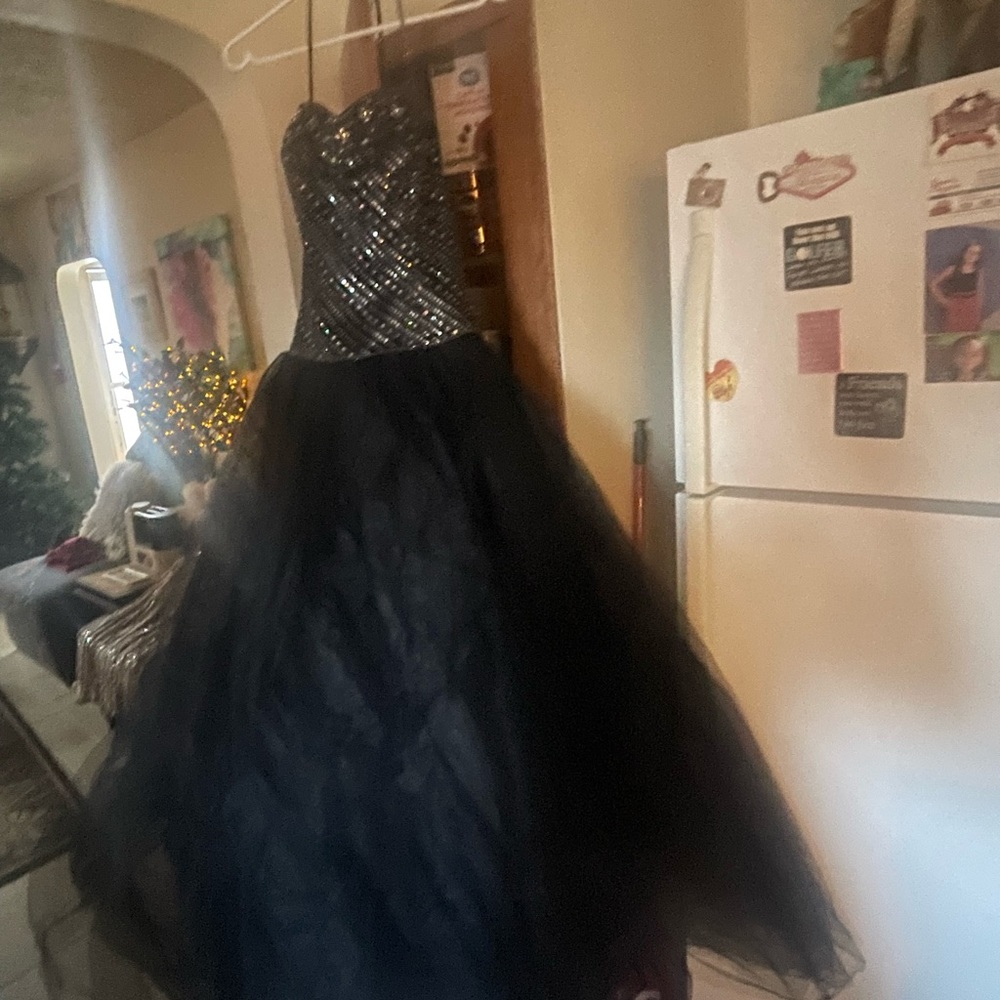 Never worn women’s wedding dress